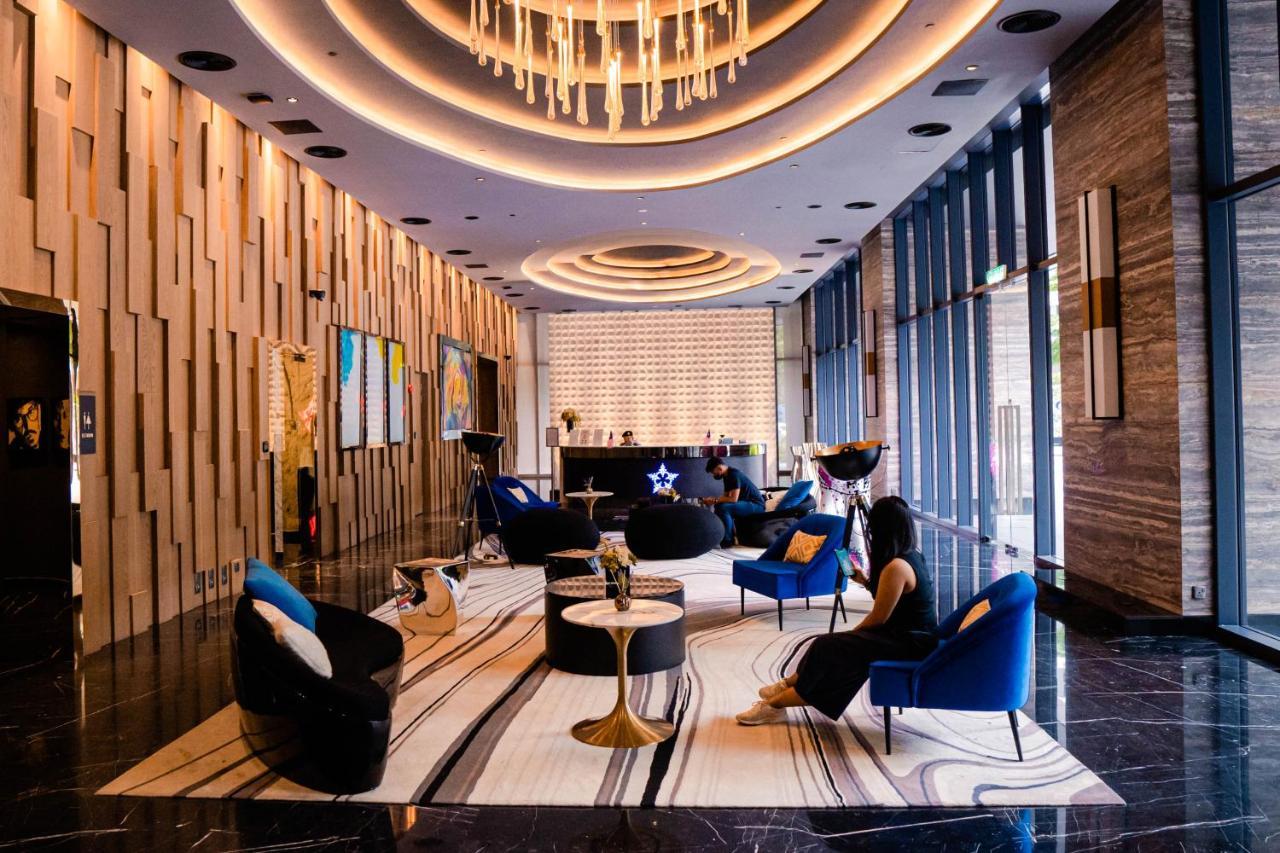 H&n Luxury Klcc